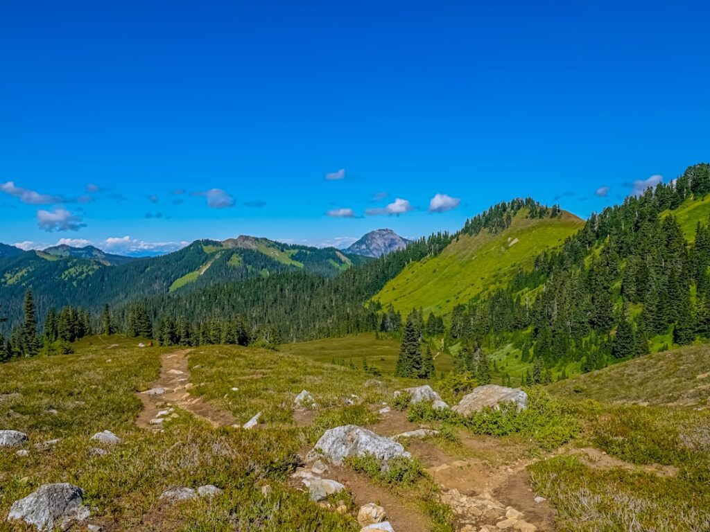 Photo Mountain trail