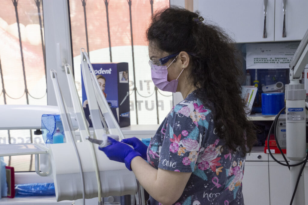 cris smile implant dentar (2)