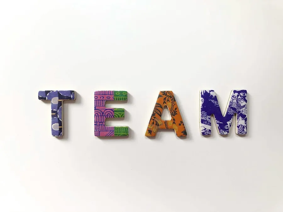 Photo small business team management mistakes
